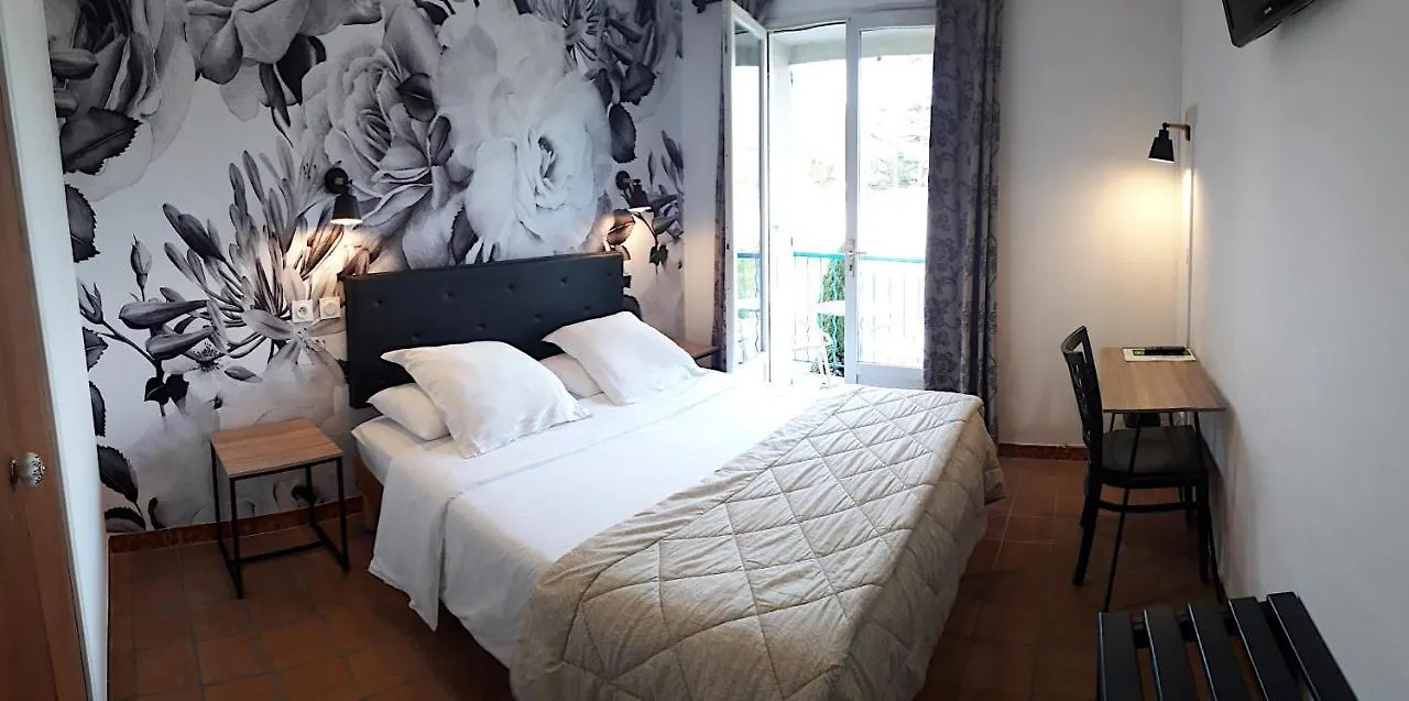 Hotel Saint-Michel Digne-les-Bains 2*,
